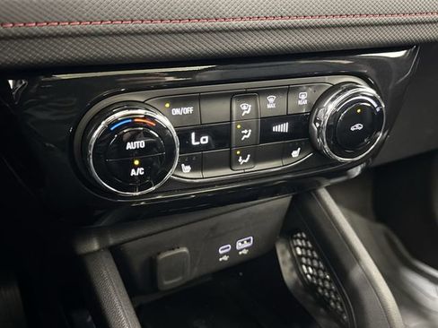Used 2024 Chevrolet TrailBlazer RS w/ Convenience Package AWD/4WD image 20