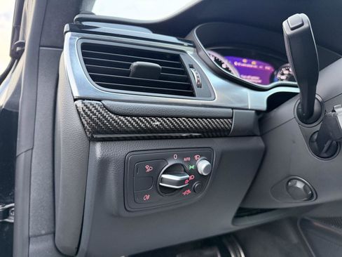 Used 2017 Audi RS 7 Prestige image 25