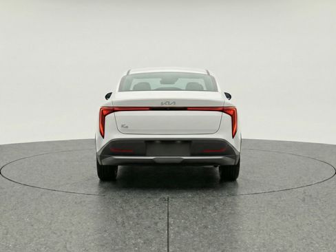 Used 2025 Kia K4 LXS image 7