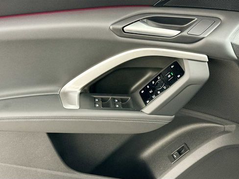 New 2025 Audi Q5 Premium image 16