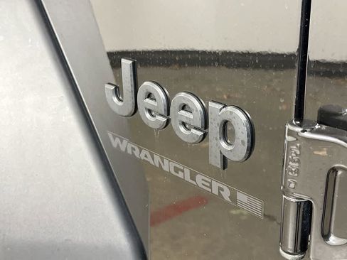 Used 2024 Jeep Wrangler Sport S image 7