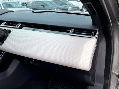 Used 2020 Land Rover Range Rover Velar R-Dynamic S image 23