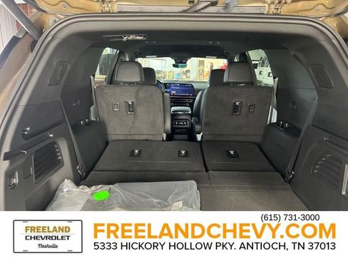 Used 2024 Chevrolet Traverse RS image 11