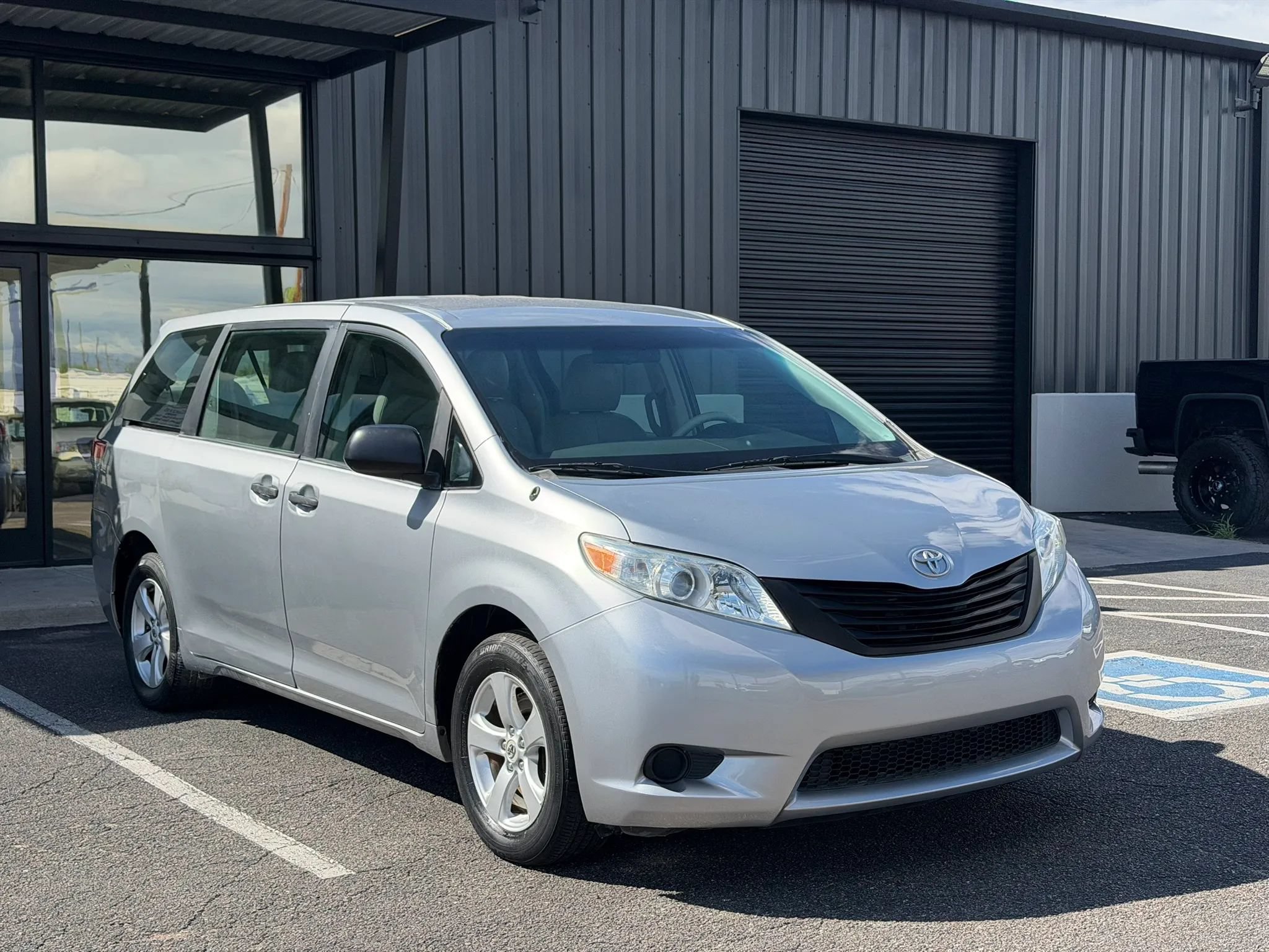 Used 2011 Toyota Sienna FWD image 14