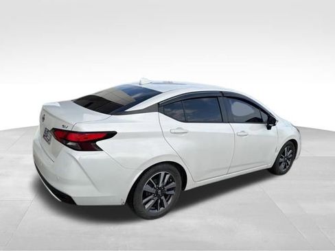 Used 2020 Nissan Versa SV w/ Electronics Package image 9