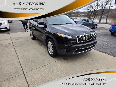 Used 2017 Jeep Cherokee Limited AWD/4WD image 1