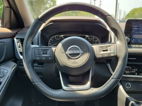 Used 2023 Nissan Rogue SV w/ SV Premium B Package AWD/4WD image 22