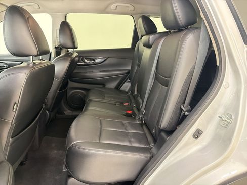 Used 2019 Nissan Rogue SL FWD image 15