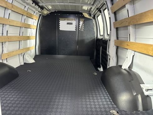 Used 2024 Chevrolet Express 2500 image 24