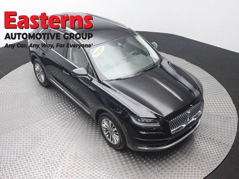 Used 2022 Lincoln Nautilus AWD w/ Premium Package image 3