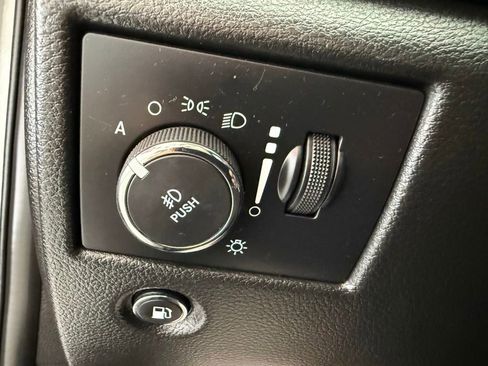 Used 2021 Jeep Grand Cherokee Laredo X AWD/4WD image 25
