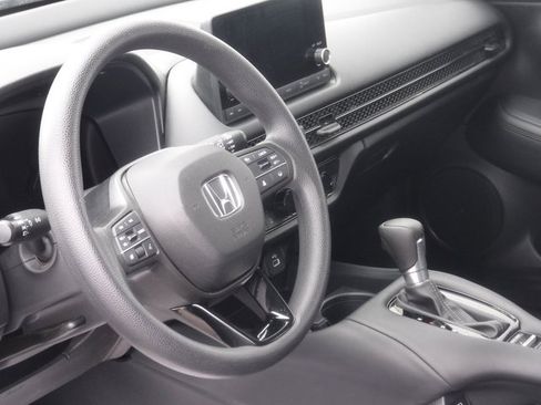 Used 2023 Honda HR-V LX image 10