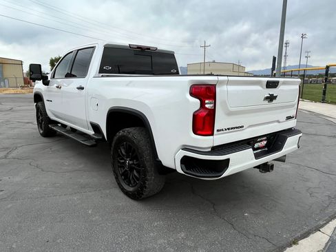 Used 2023 Chevrolet Silverado 2500 High Country w/ Z71 Off-Road Package AWD/4WD image 10