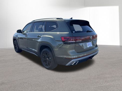 Used 2024 Volkswagen Atlas Peak Edition SEL AWD/4WD image 7