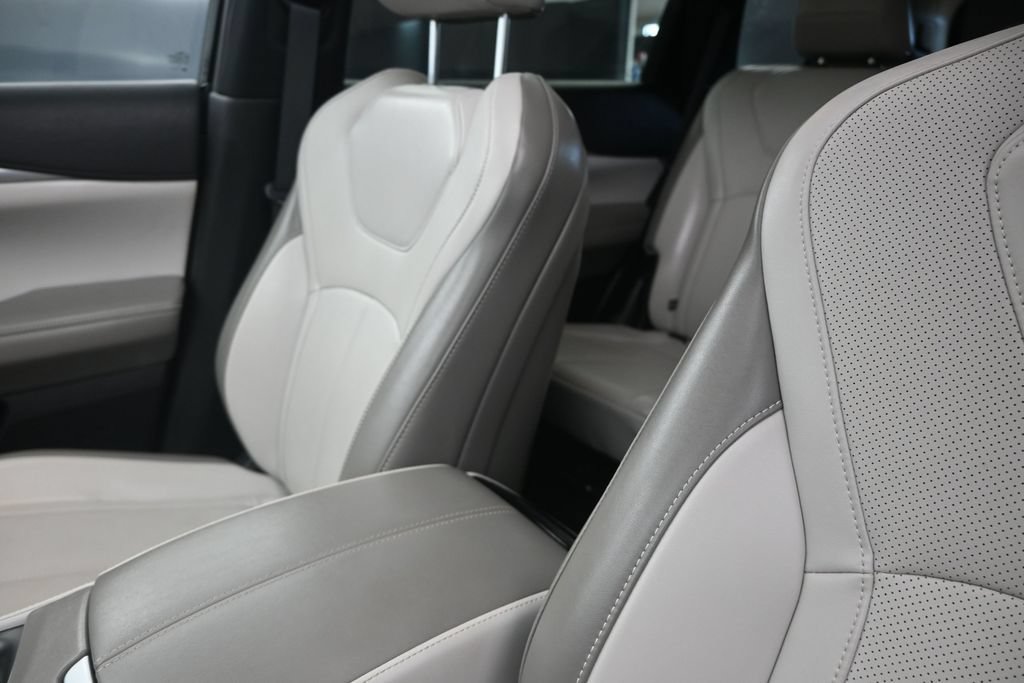 Used 2026 INFINITI QX60 Pure w/ Cargo Package FWD image 14