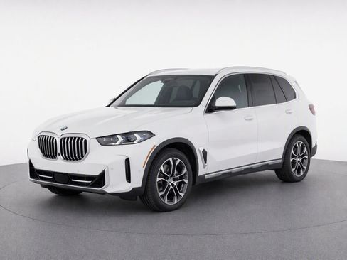 Certified 2024 BMW X5 sDrive40i w/ Premium Package RWD image 2
