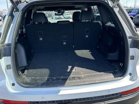 Used 2024 Jeep Grand Cherokee Altitude image 10