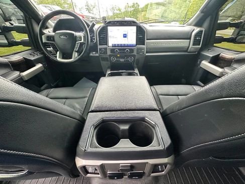 Used 2022 Ford F250 Lariat w/ Lariat Ultimate Package AWD/4WD image 26