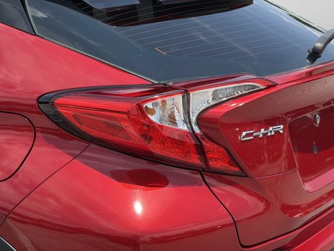 Used 2020 Toyota C-HR Limited FWD image 7