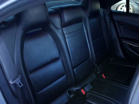 Used 2018 Mercedes-Benz CLA 250 image 19