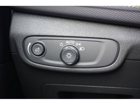 New 2025 Chevrolet Blazer LT w/ Driver Confidence Package image 11