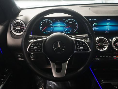 Used 2023 Mercedes-Benz GLB 250 4MATIC image 16