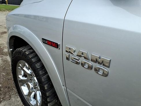 Used 2018 RAM 1500 Laramie w/ Convenience Group AWD/4WD image 8