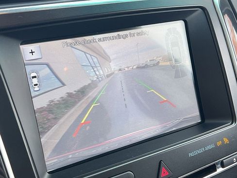 Used 2017 Ford Explorer Platinum image 17