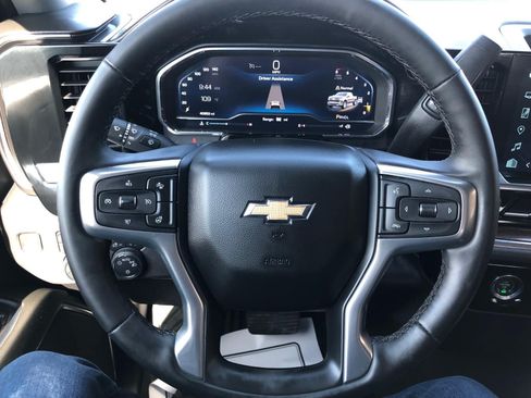 Used 2024 Chevrolet Silverado 1500 LT AWD/4WD image 14