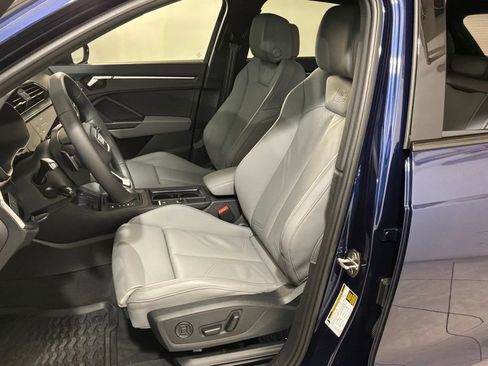 Used 2025 Audi Q3 2.0T Premium w/ Convenience Package image 7