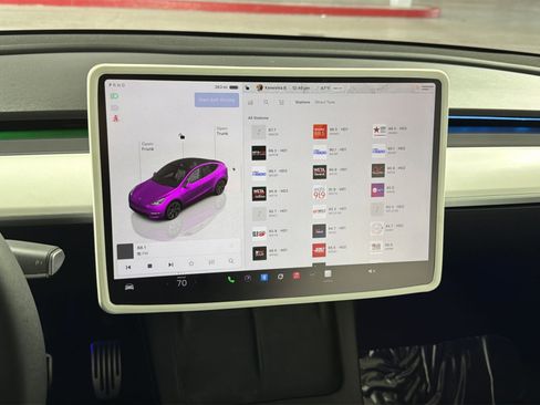Used 2025 Tesla Model Y Long Range image 18