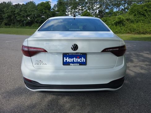 Used 2024 Volkswagen Jetta Sport FWD image 5