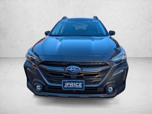 Used 2023 Subaru Outback Premium image 2