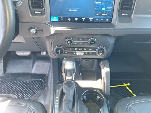 Used 2025 Ford Bronco Badlands AWD/4WD image 13