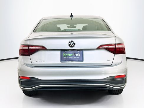 Used 2024 Volkswagen Jetta SE image 7