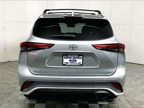 Used 2021 Toyota Highlander XSE image 4