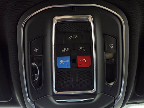 Used 2023 Jeep Grand Cherokee L Limited w/ Luxury Tech Group II image 31