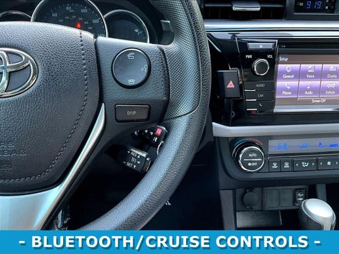 Used 2015 Toyota Corolla LE FWD image 12