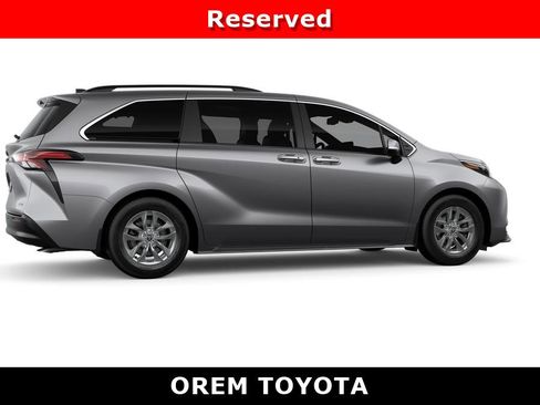New 2026 Toyota Sienna XLE FWD image 11