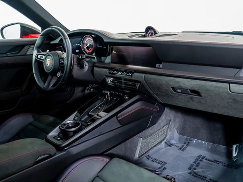 Used 2024 Porsche 911 Carrera GTS image 33