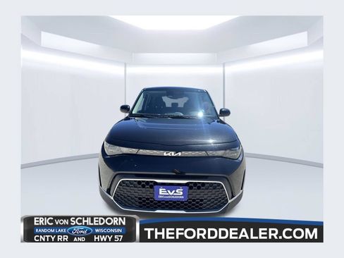 Used 2025 Kia Soul LX w/ LX Technology Package FWD image 1