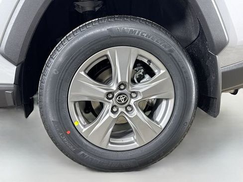 New 2025 Toyota RAV4 XLE image 31