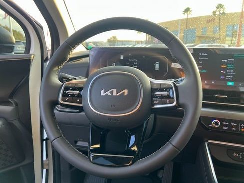 New 2026 Kia Carnival SX w/ SX Dark Edition Package FWD image 18