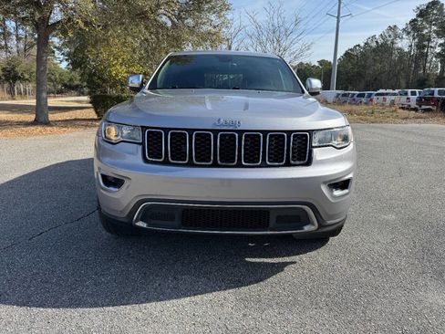 Used 2017 Jeep Grand Cherokee Limited image 29