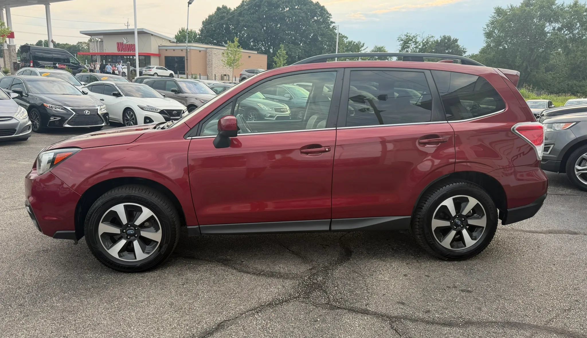 Used 2017 Subaru Forester 2.5i Limited AWD/4WD image 2