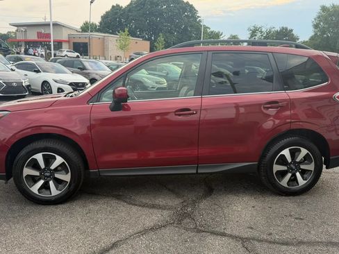 Used 2017 Subaru Forester 2.5i Limited AWD/4WD image 2