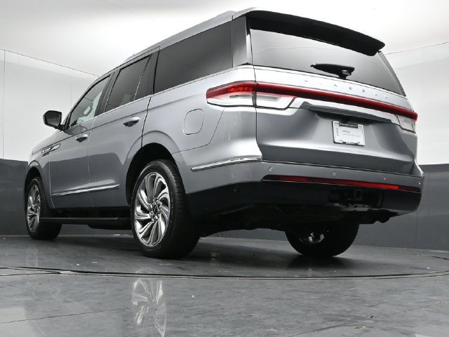 Certified 2023 Lincoln Navigator Reserve AWD/4WD image 44