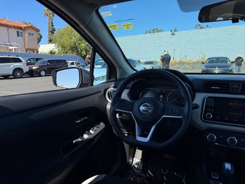 Used 2021 Nissan Versa SV FWD image 21