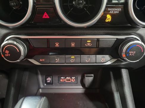 Used 2024 Nissan Sentra SV FWD image 18