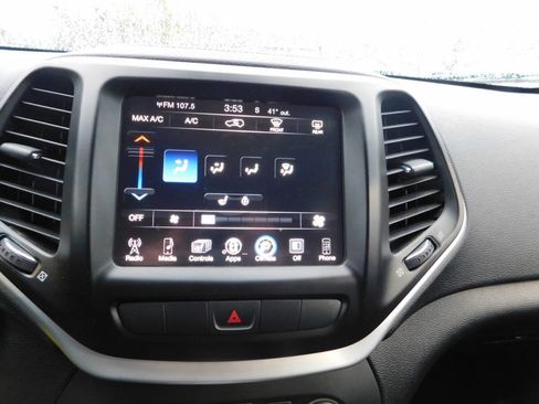 Used 2014 Jeep Cherokee Trailhawk w/ Leather Interior Group image 16